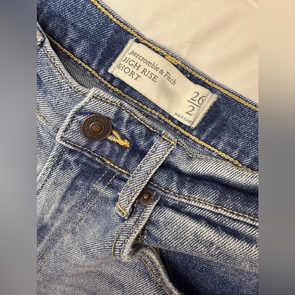 Abercrombie & Fitch Hi Rise Short Denim Jean Med Wash Distressed Size 26 - Picture 3 of 4